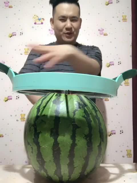 哈哈吃瓜文化,网络时代的娱乐文化现象 第1张 哈哈吃瓜文化,网络时代的娱乐文化现象 第1张